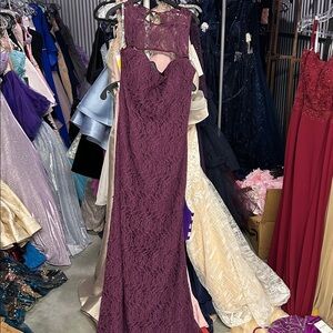 David Tutera 722 Size 16 Sangria Long Dress purple lace